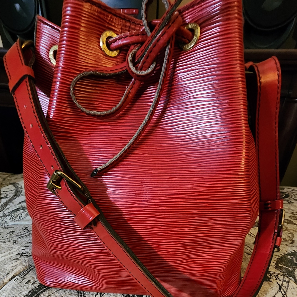 Louis Vuitton Red Epi Noe Authentic Bucket Bag